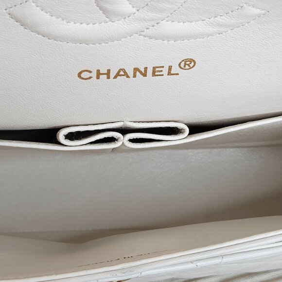 Vintage Chanel Medium 25 Classic Double Flap Lambskin Leather White and Gold - Picture 2 of 16